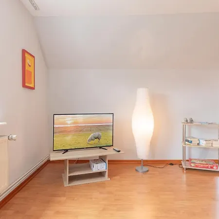 Ferienwohnung Am Lagedeich In Der Naehe Der Husumer Innenstadt Apartment