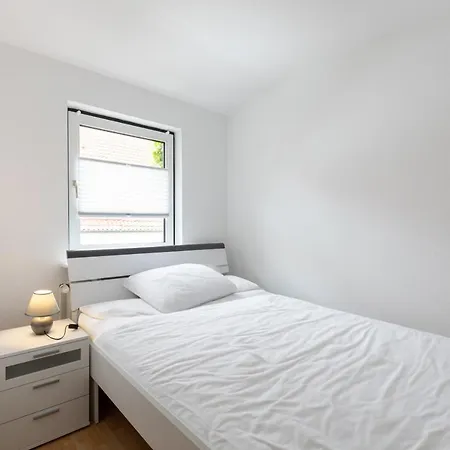 Ferienwohnung Am Lagedeich In Der Naehe Der Husumer Innenstadt Apartment *